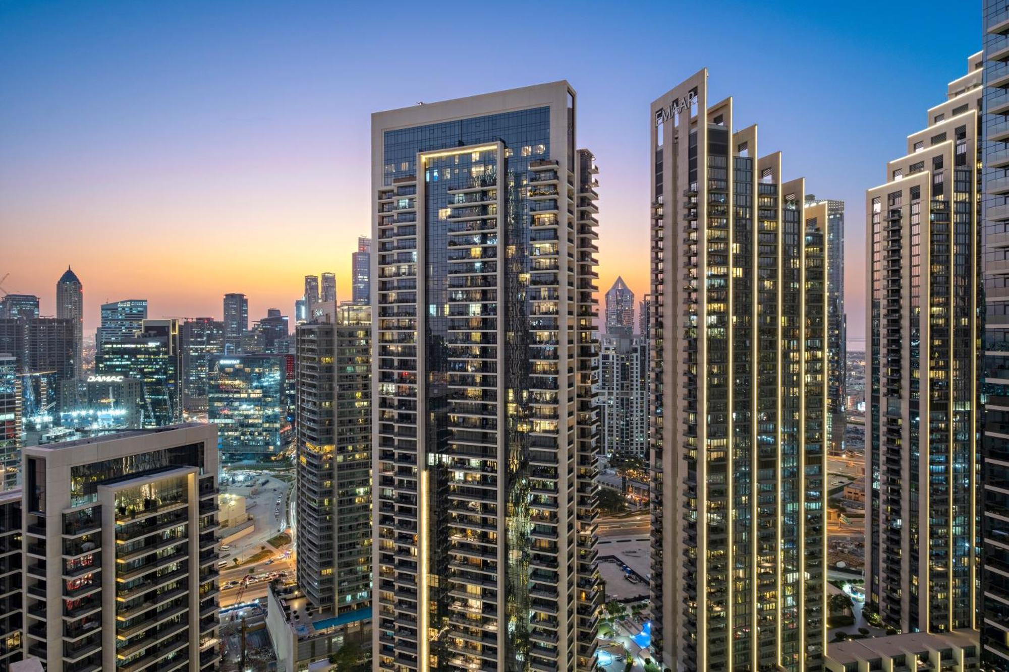 Apartment Elegant 1br With Stunning Views At 29 Boulevard *