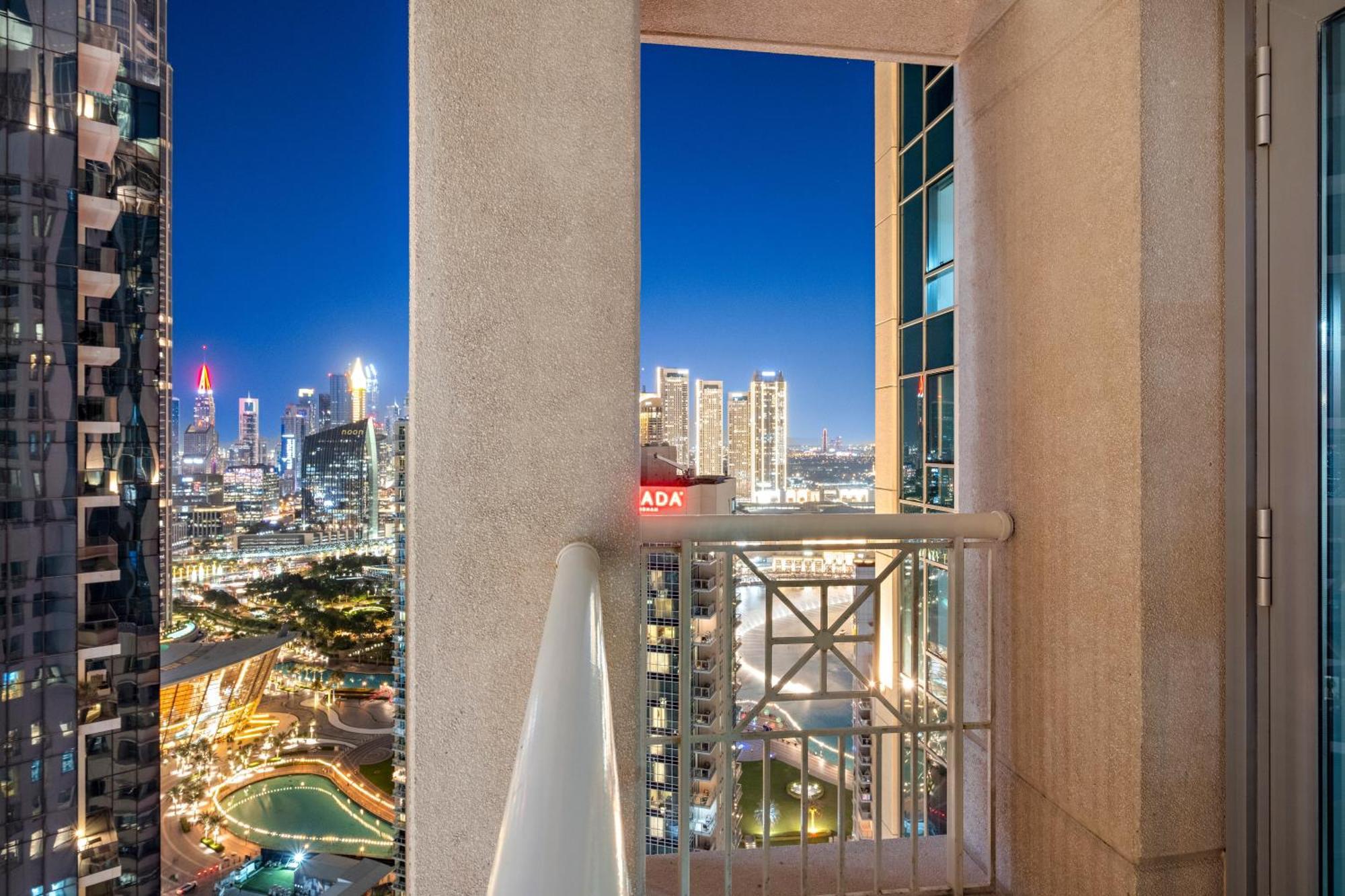 Elegant 1br With Stunning Views At 29 Boulevard *
