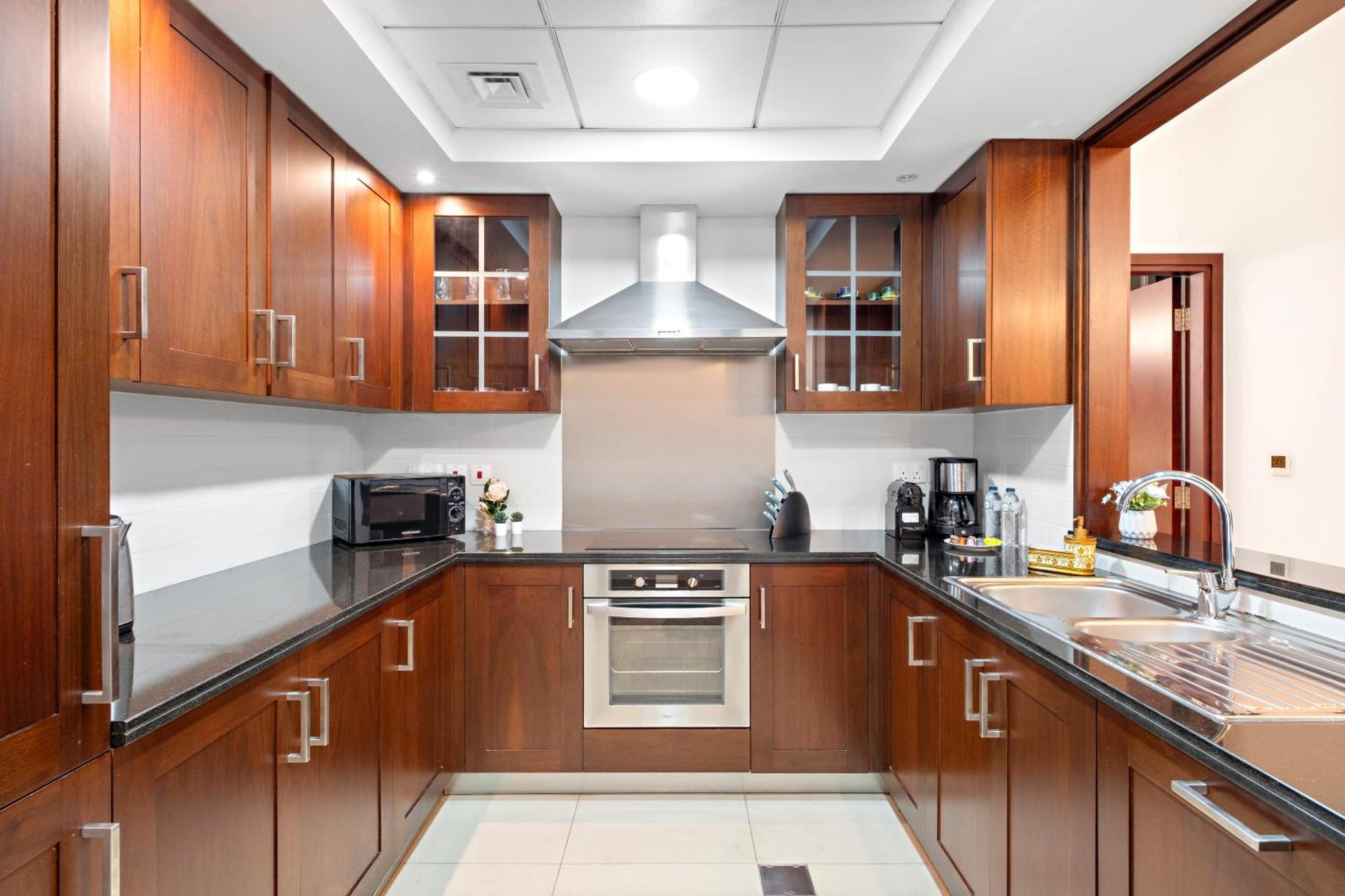 Elegant 1br With Stunning Views At 29 Boulevard *