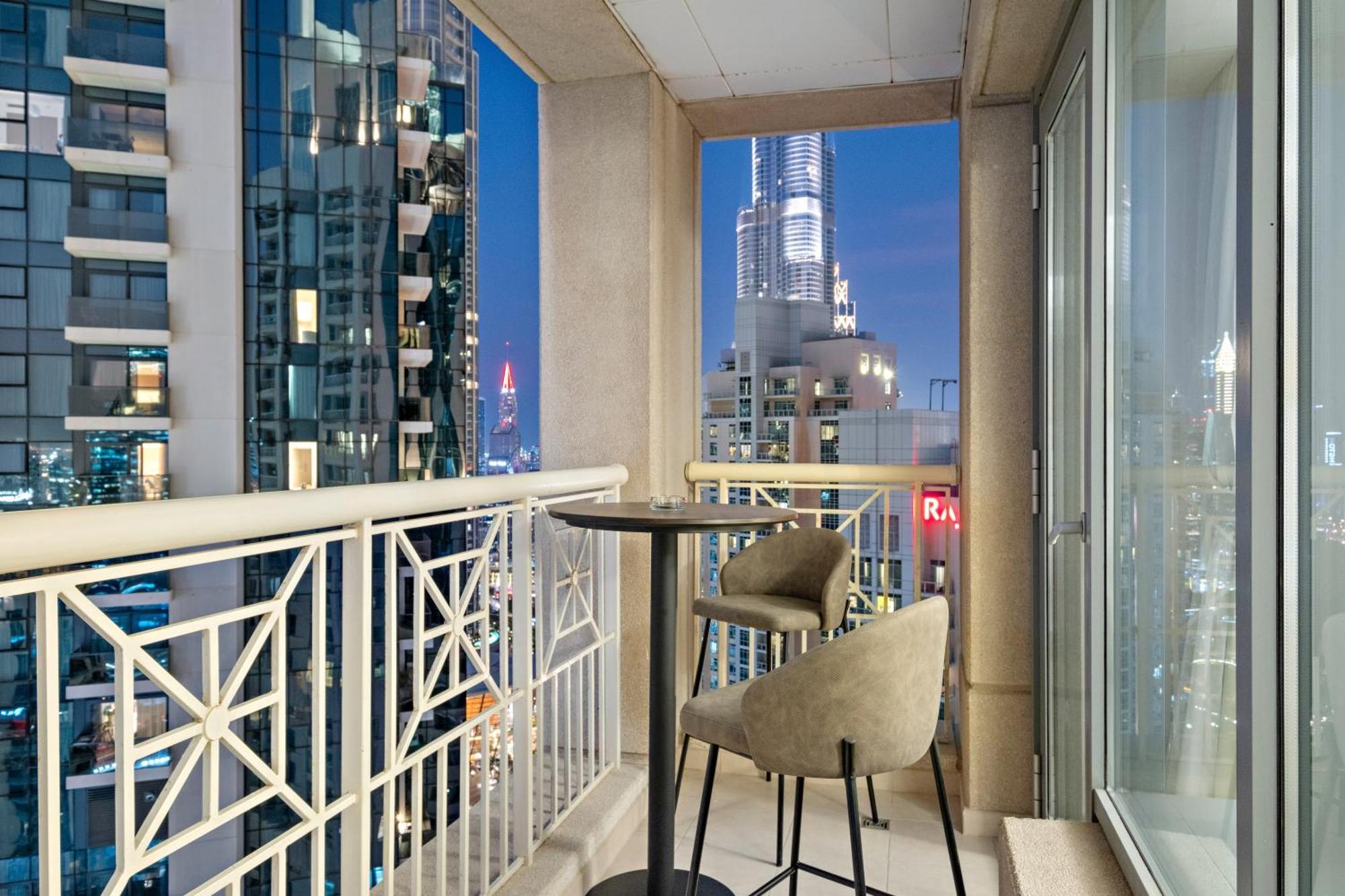 Elegant 1br With Stunning Views At 29 Boulevard