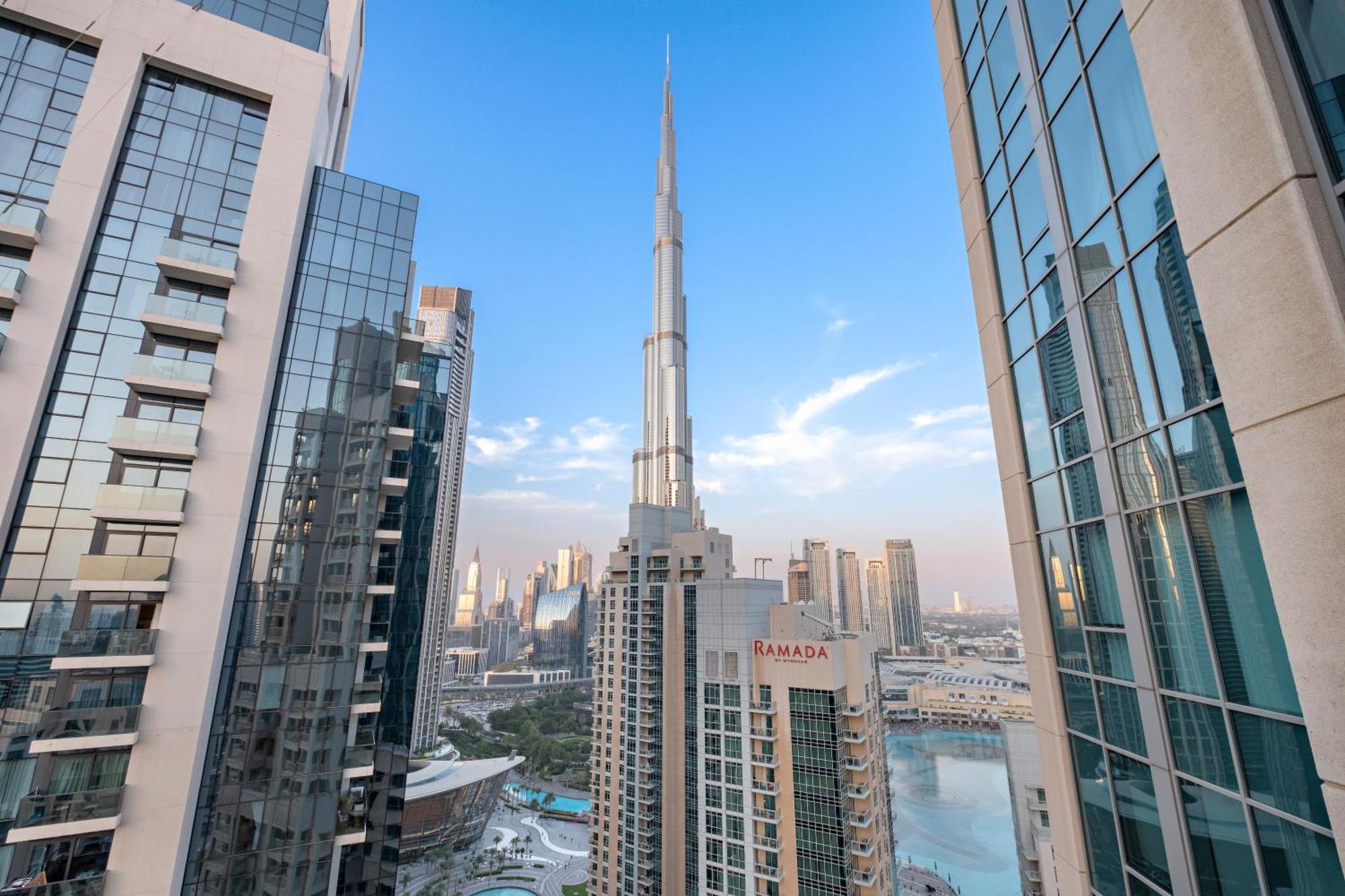 Apartment Elegant 1br With Stunning Views At 29 Boulevard